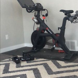 Meet your Posher, Troy